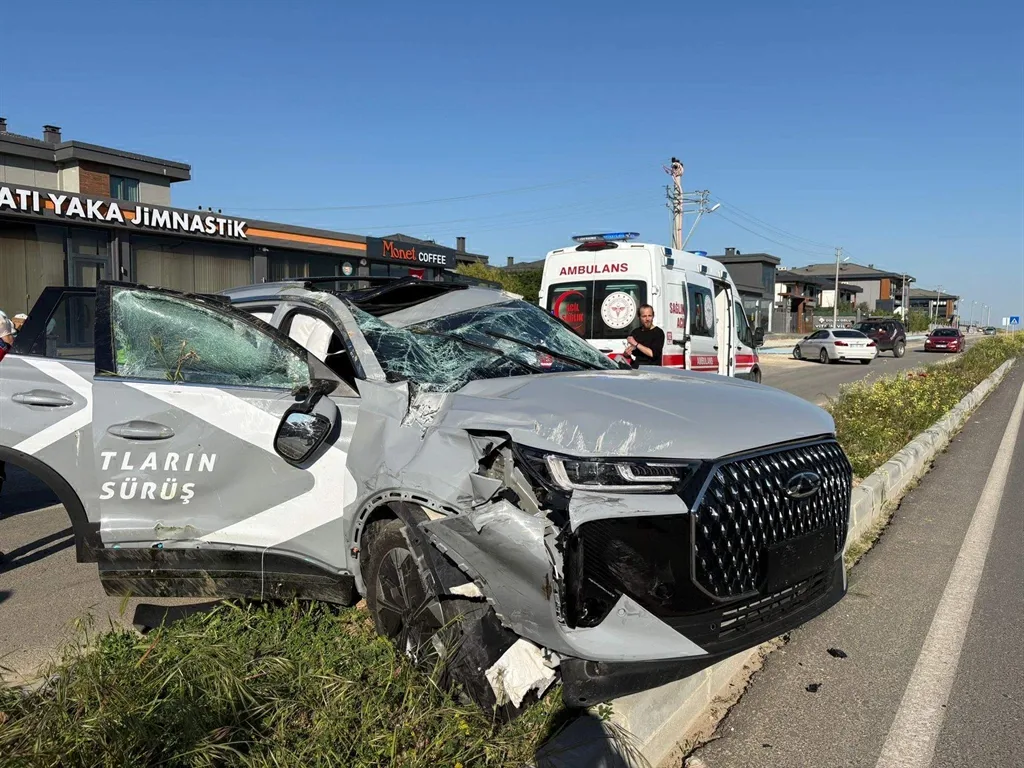 Çorlu’da feci kaza, otomobil takla attı: 2’si çocuk 5 kişi yaralandı