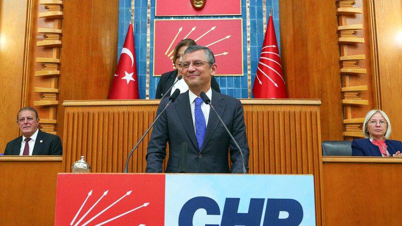 CHP Lideri Özgür Özel kritik açıklamalar için kürsüde