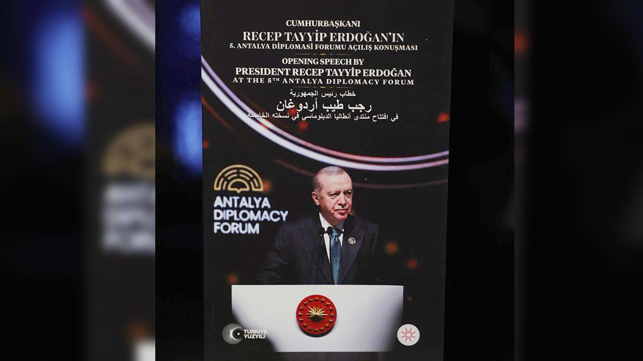 Cumhurbaşkanı Erdoğan'ın ADF'deki konuşması 3 dilde kitaplaştırıldı